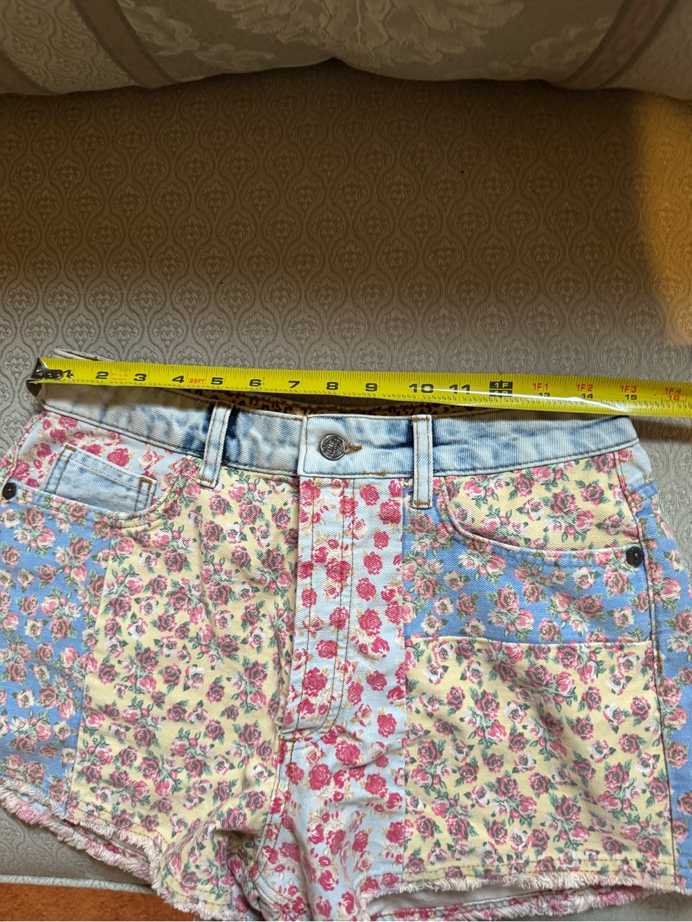 ❤️Anthropologie Farm Rio NWT Size 29 Ultra High-Rise Patchwork Denim Shorts - Picture 8 of 8